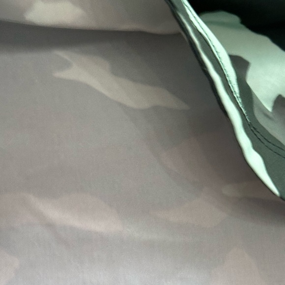 Cameo women’s shorts size medium - Picture 5 of 7